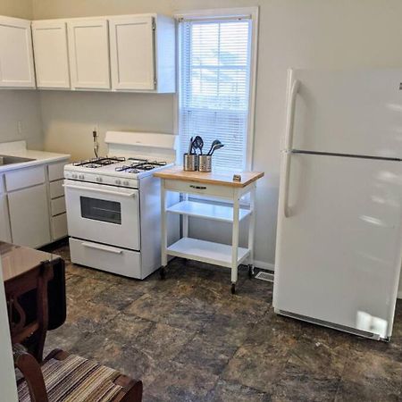 Moline 1 Bedroom Near Taxslayer And Downtown Exterior foto