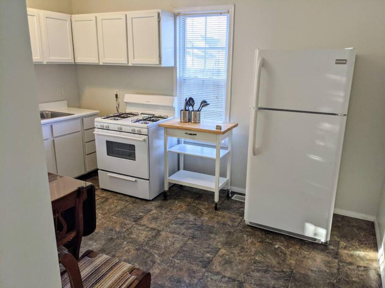 Moline 1 Bedroom Near Taxslayer And Downtown Exterior foto